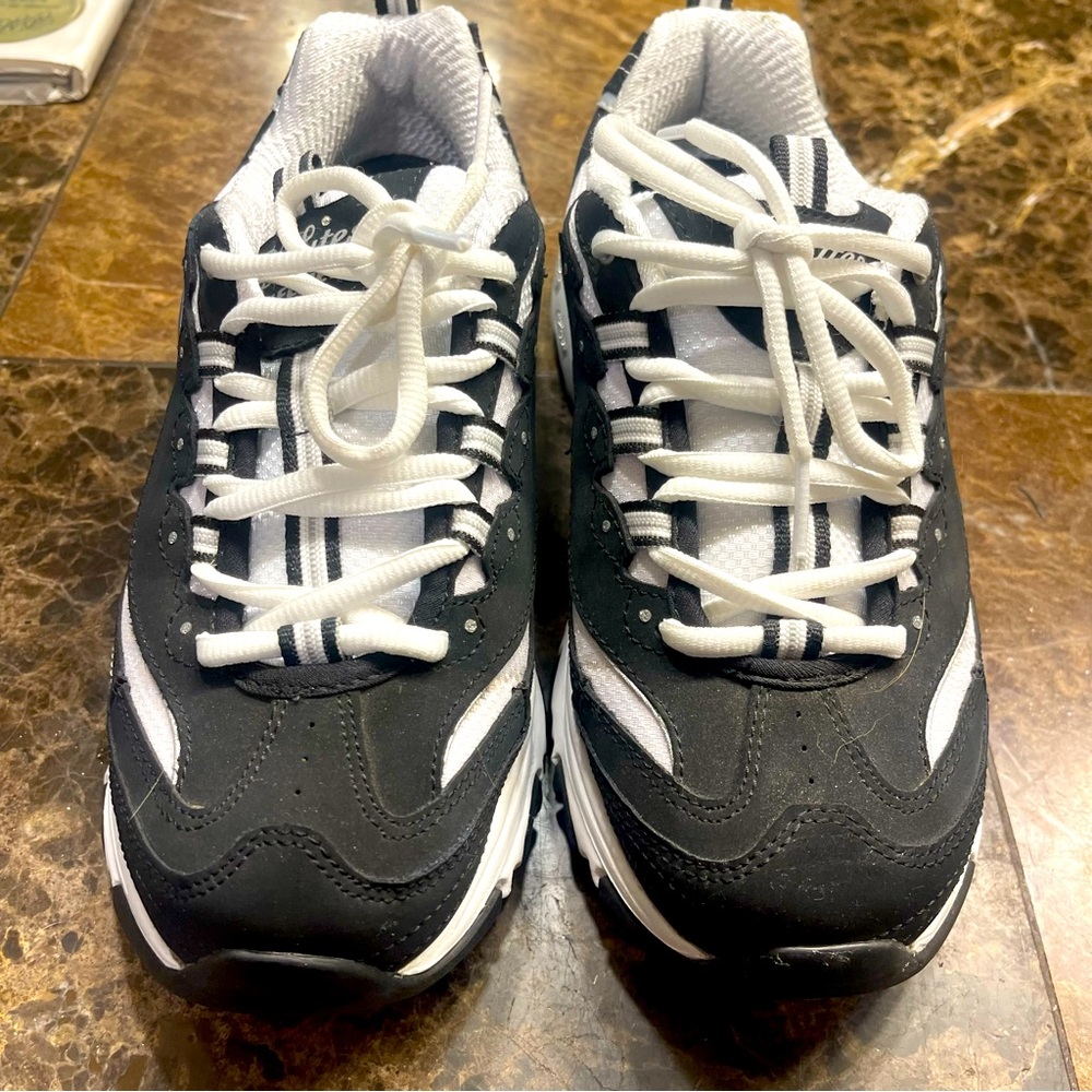 EUC Skechers Shoes